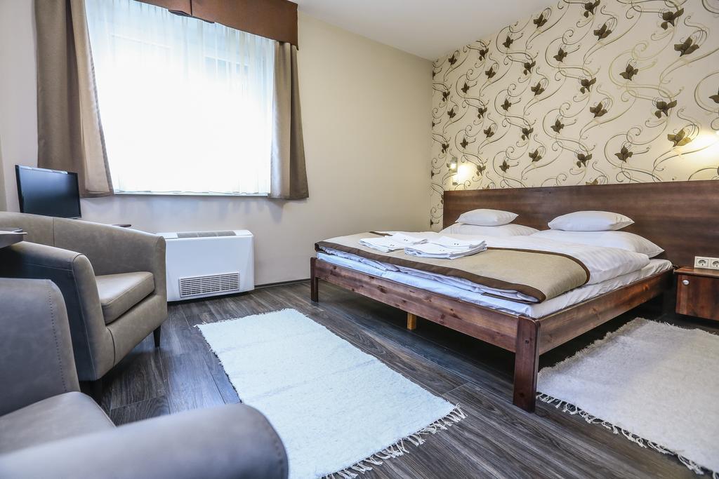 Gránátalma Vendégház Fehérvárcsurgó Camera foto