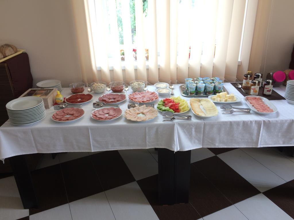 Gránátalma Vendégház Fehérvárcsurgó Esterno foto