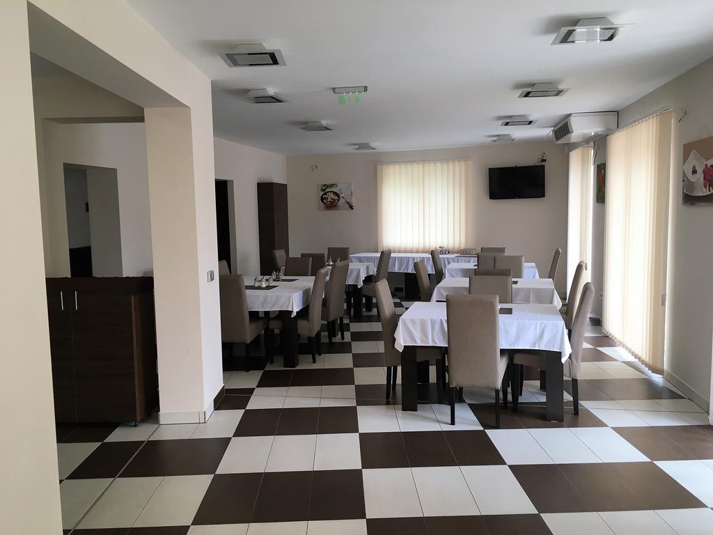 Gránátalma Vendégház Fehérvárcsurgó Esterno foto